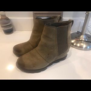 7.5 Sorel wedge Leah